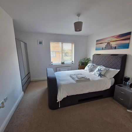 Modern Double Room With En-Suite, Parking & Fast Wifi - Close To Beach Sandgate Kültér fotó