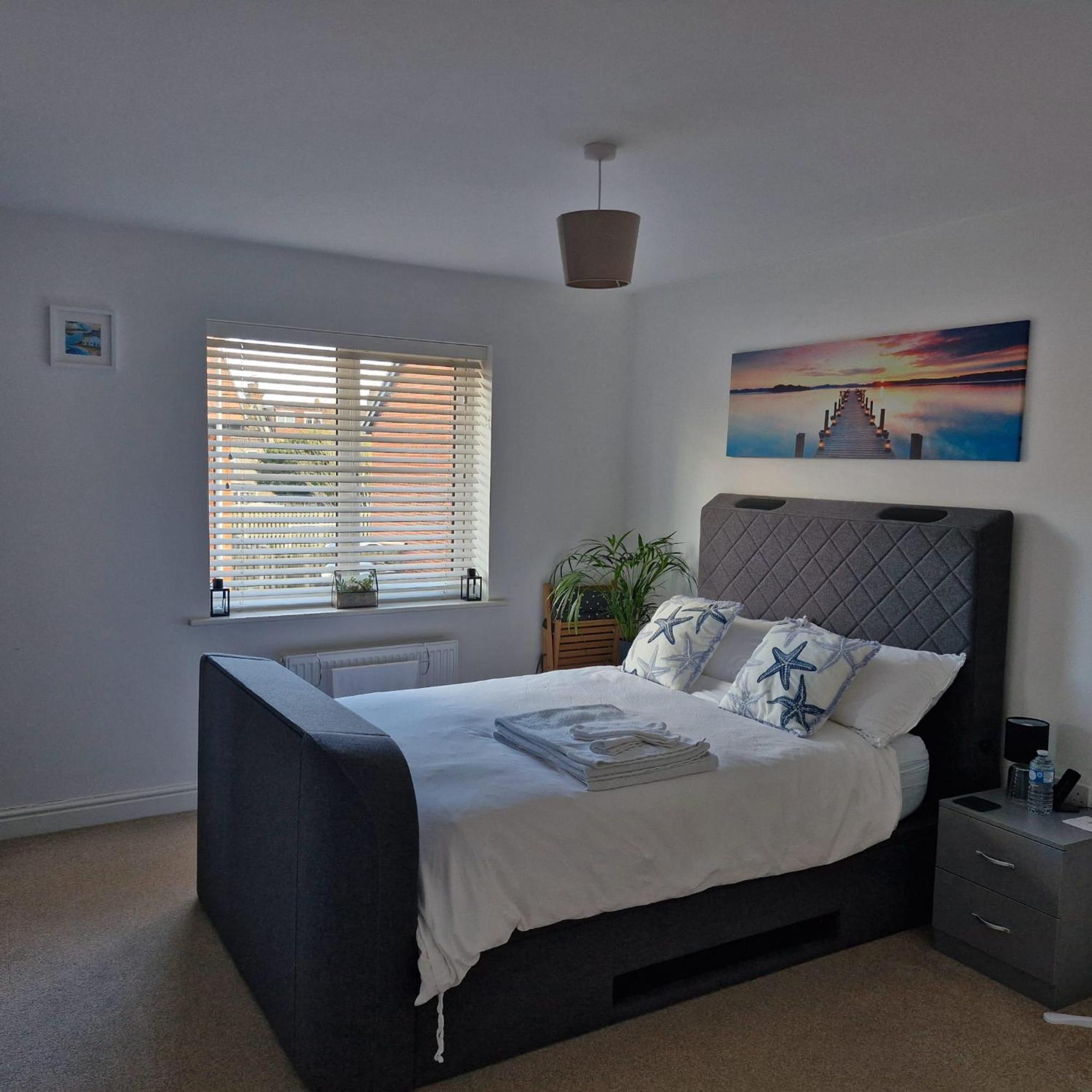 Modern Double Room With En-Suite, Parking & Fast Wifi - Close To Beach Sandgate Kültér fotó